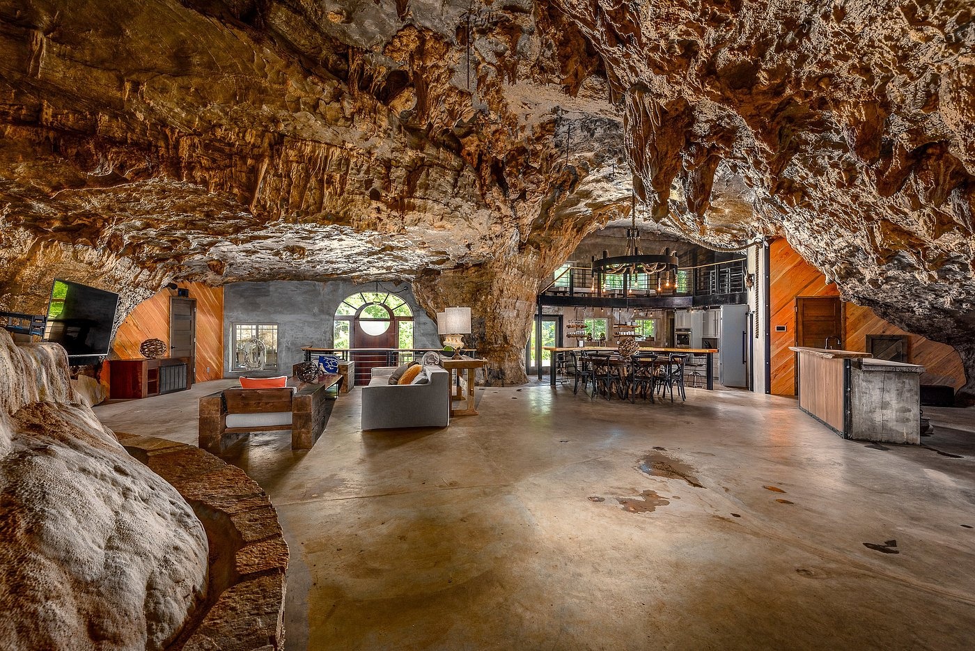 Image of Beckham Creek Cave Lodge