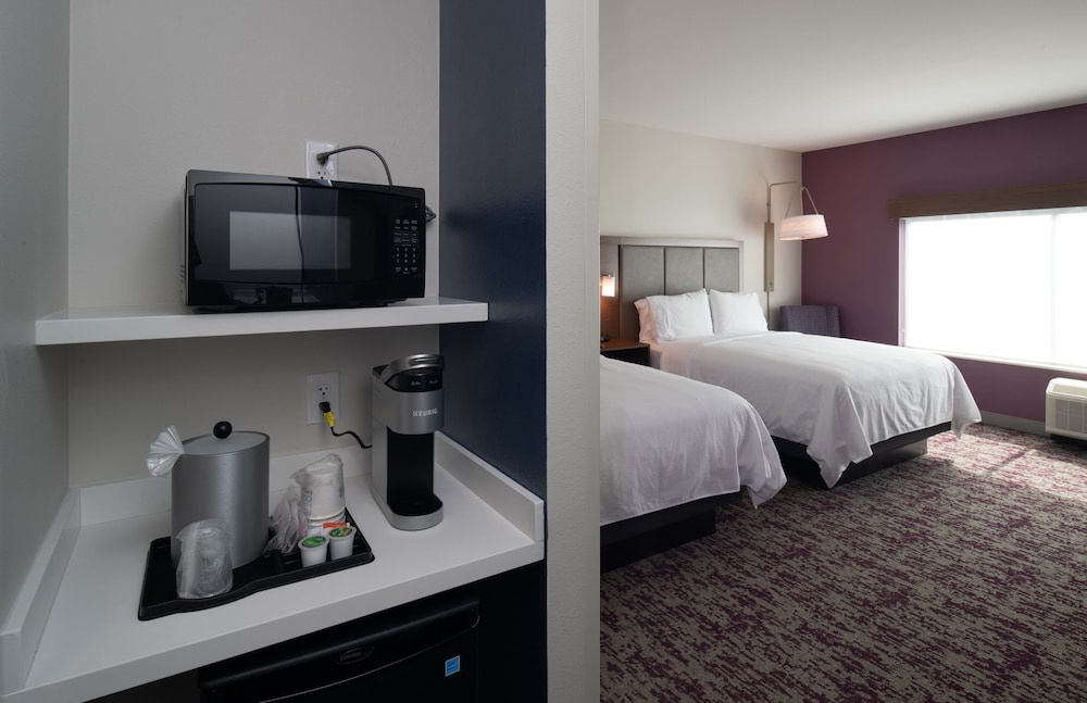 Image of Holiday Inn Express & Suites Little Rock Downtown
