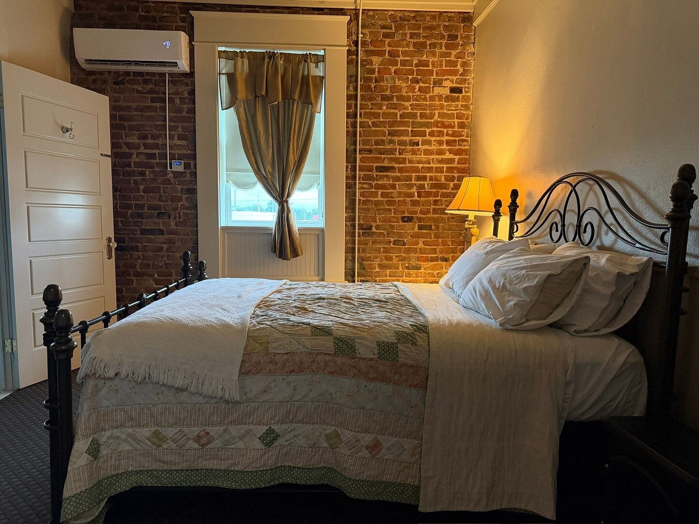 Image of The Hotel Rhea - Walnut Ridge