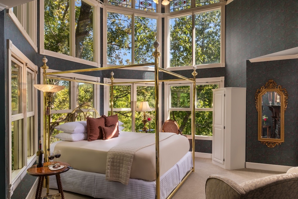 Image of Arsenic and Old Lace Bed and Breakfast Inn