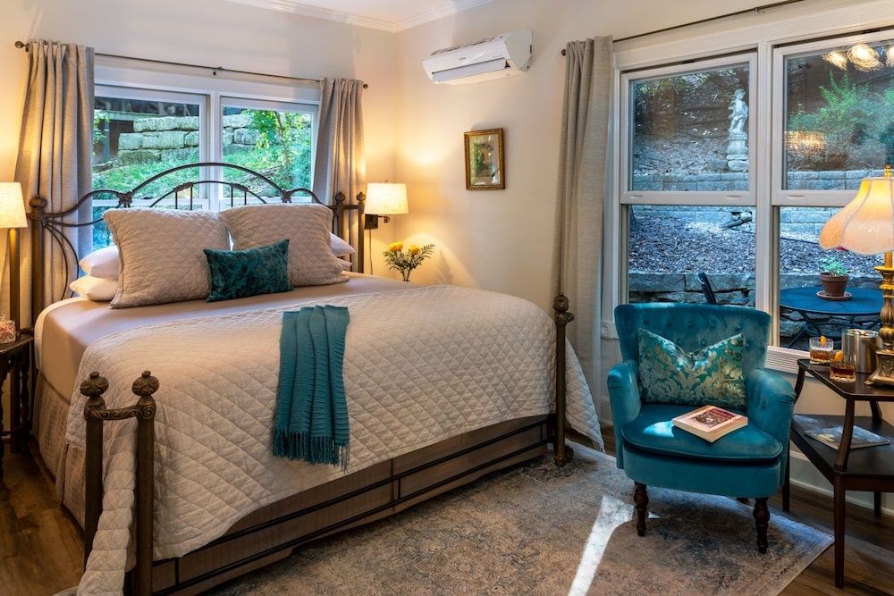 Image of Arsenic and Old Lace Bed and Breakfast Inn