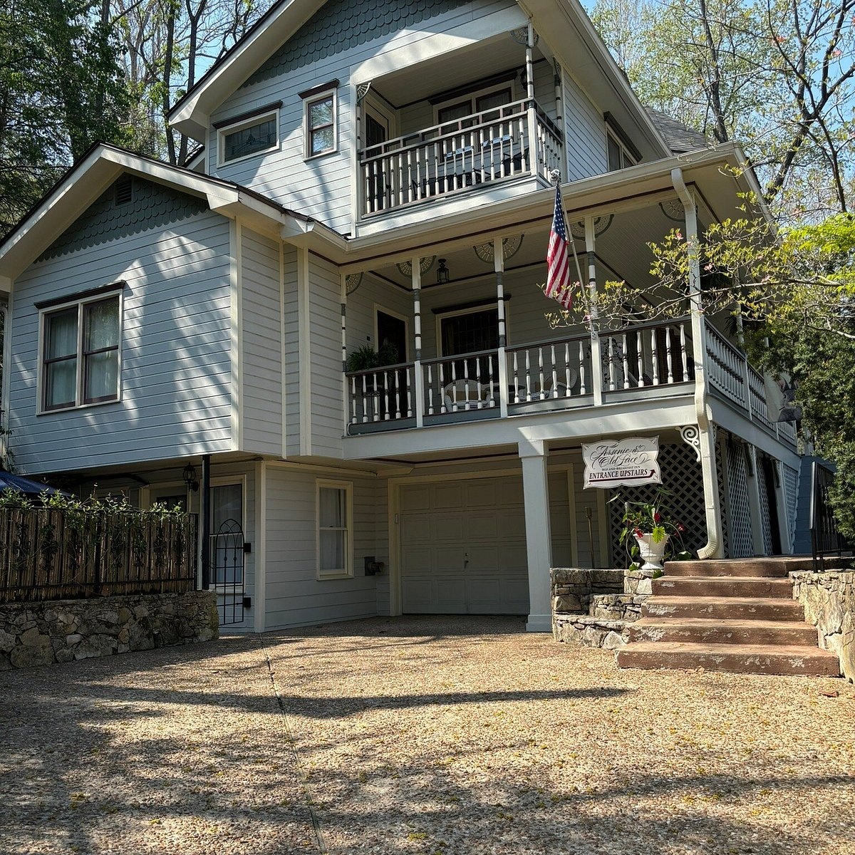 Image of Arsenic and Old Lace Bed and Breakfast Inn