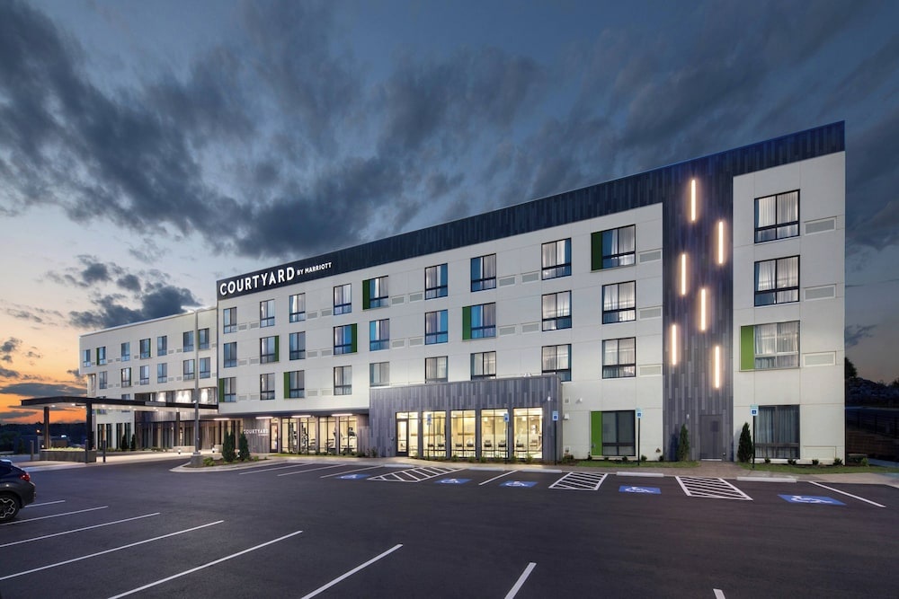 Image of Courtyard by Marriott Russellville
