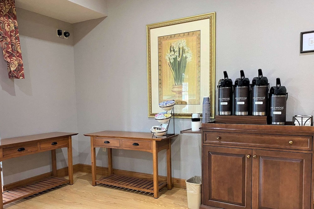 Image of Country Inn & Suites by Radisson, El Dorado, AR