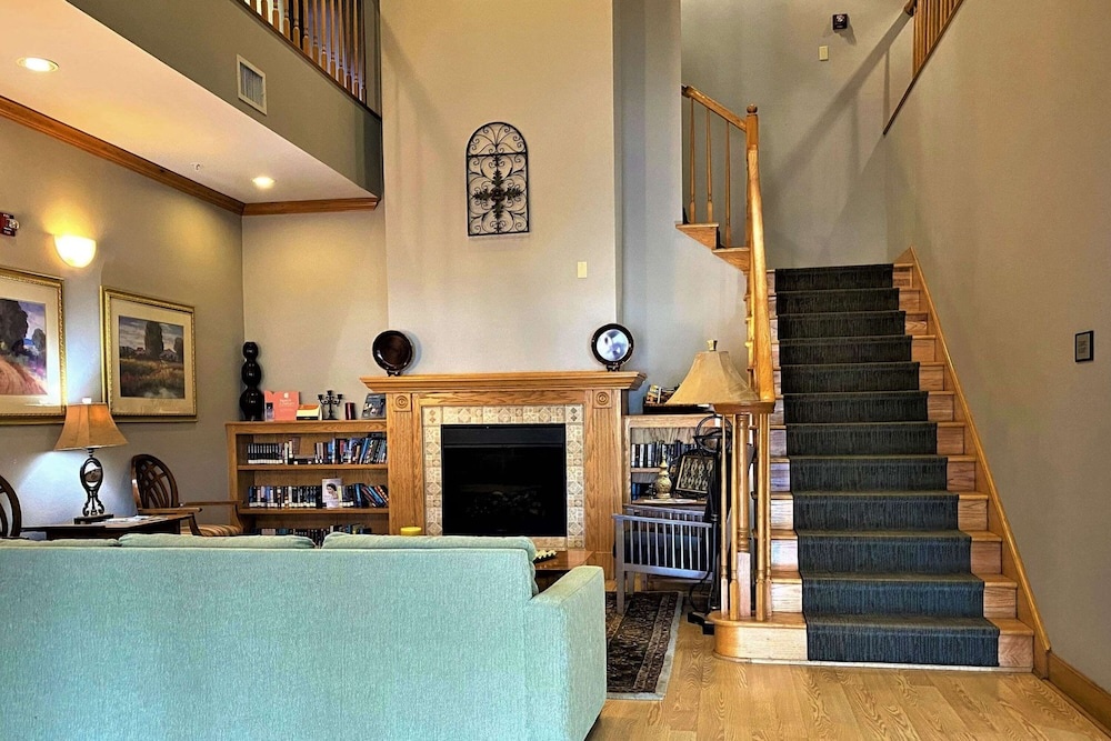 Image of Country Inn & Suites by Radisson, El Dorado, AR