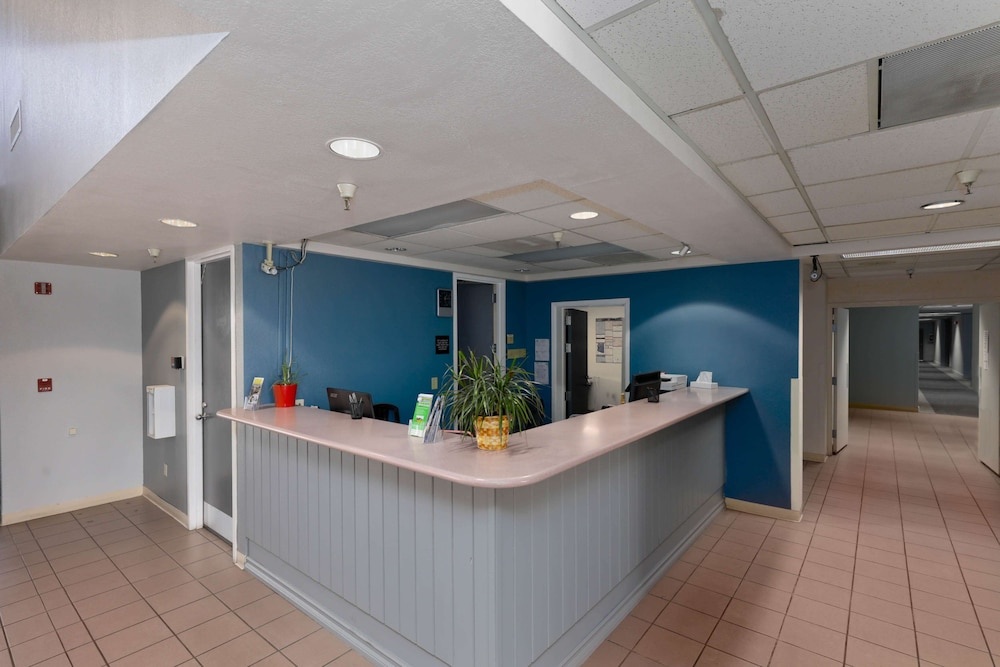 Image of Studio 6 Hotel Lake Havasu