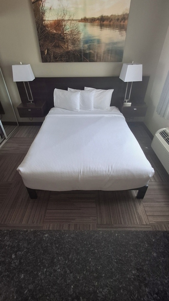 Image of Island Suites Hotel