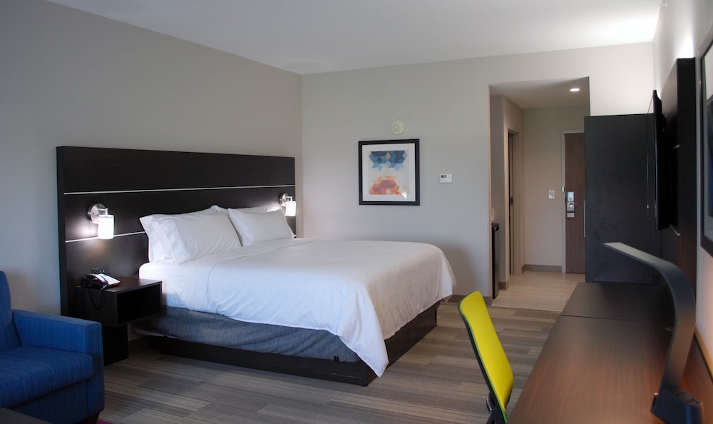 Image of Holiday Inn Express & Suites White Hall