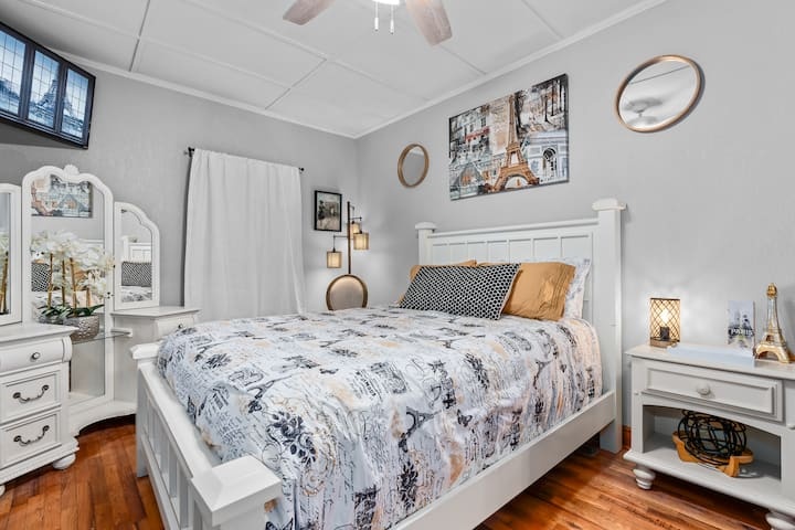 Image of Paris Bed & Bath