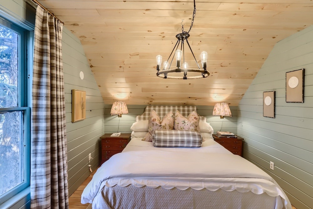 Image of Lyons Adventure Lodge