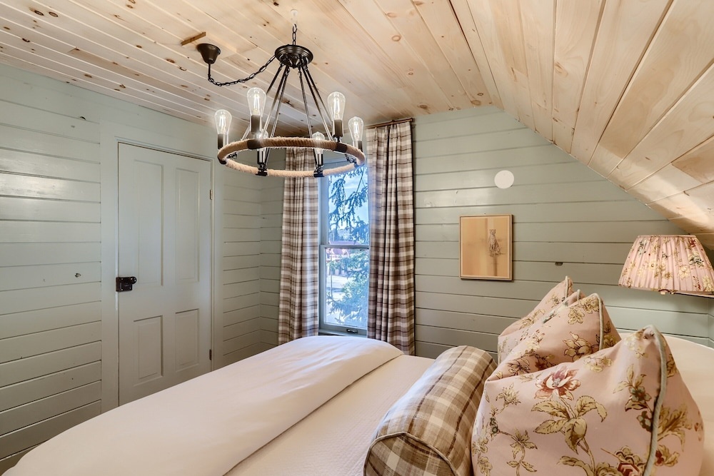 Image of Lyons Adventure Lodge