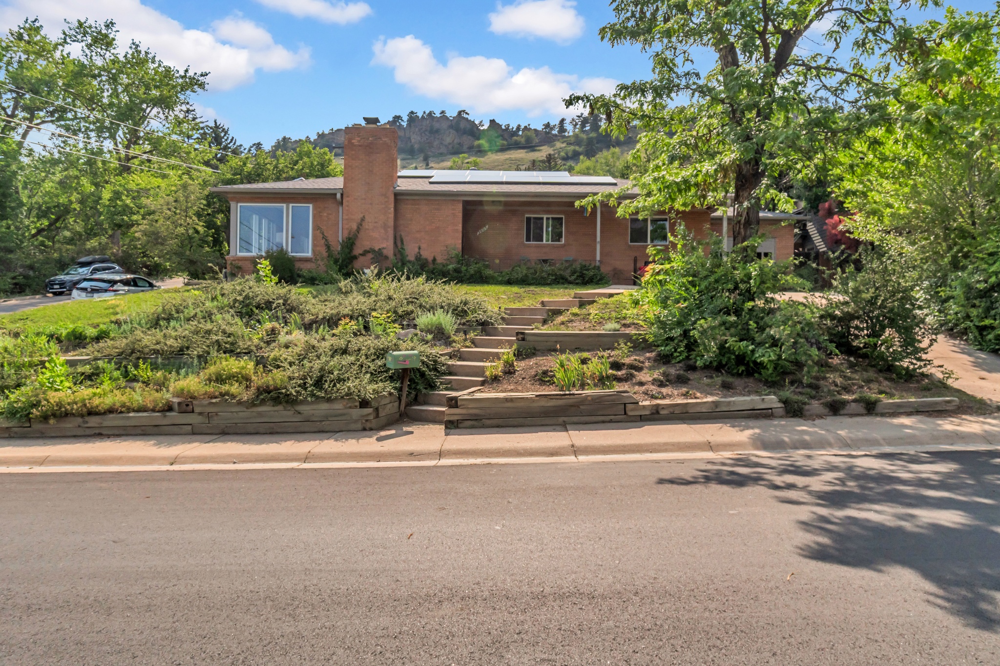 Image of Welcoming and Bright North Boulder Home