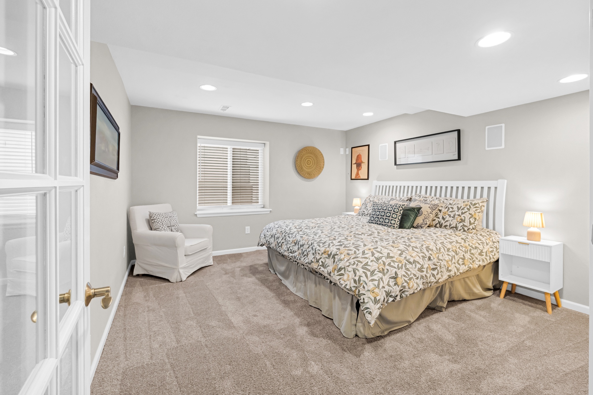 Image of Serene Luxury on the Outskirts of Boulder