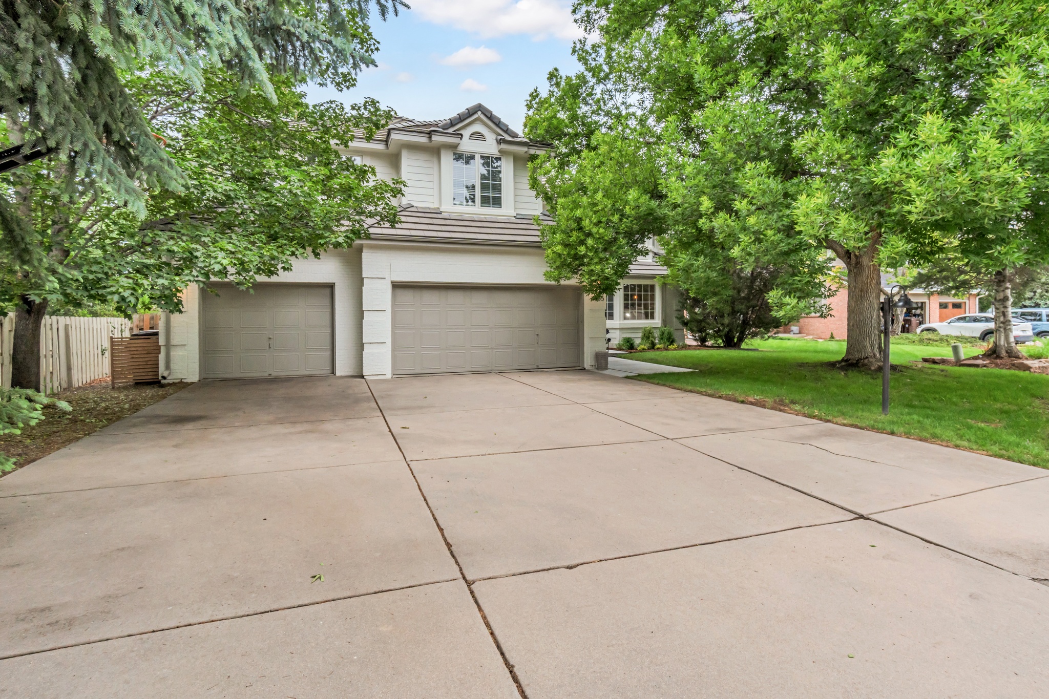 Image of Serene Luxury on the Outskirts of Boulder