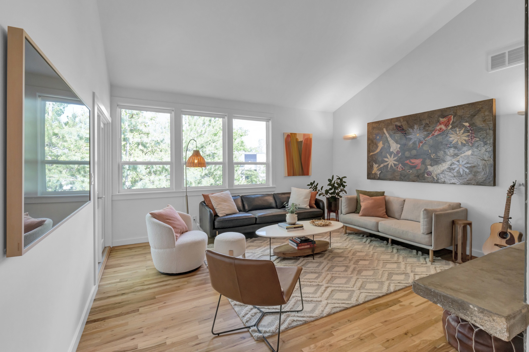 Image of Modern Home on Quiet Cul-de-Sac with Stunning Indoor & Outdoor Entertaining Spaces