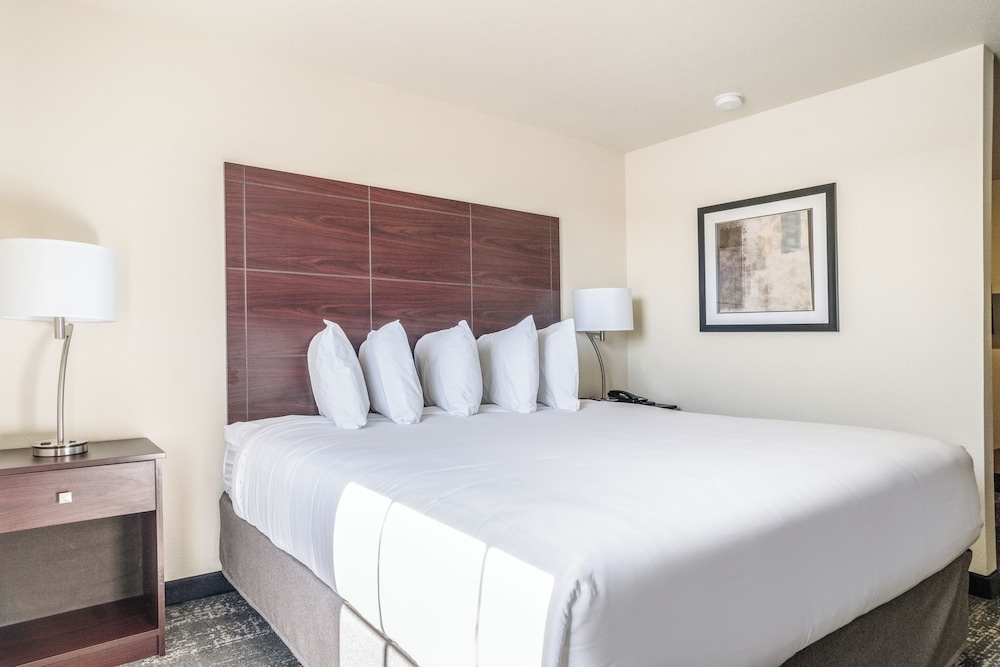 Image of Cobblestone Hotel & Suites