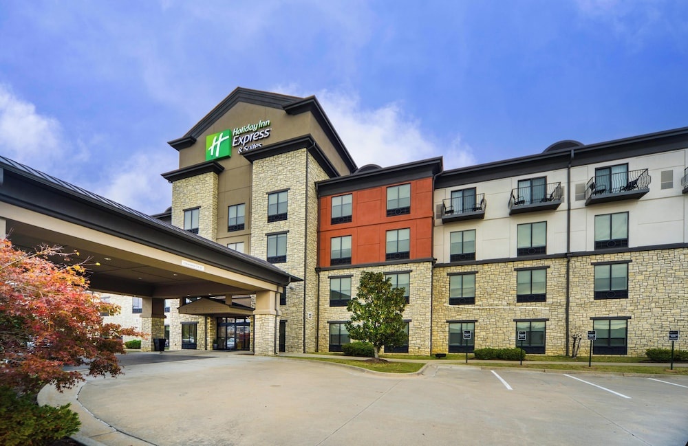 Image of Holiday Inn Express Hotel & Suites - Conway