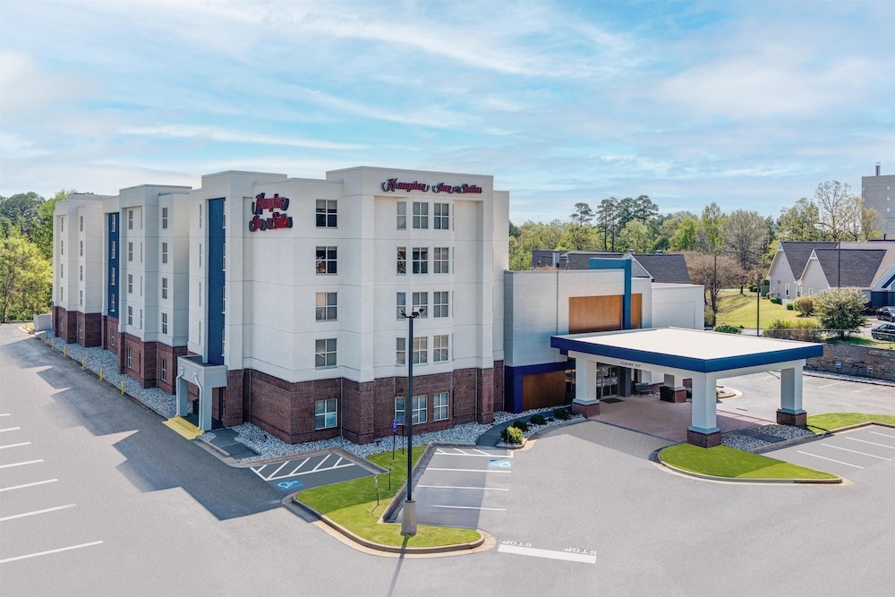 Image of Hampton Inn & Suites West