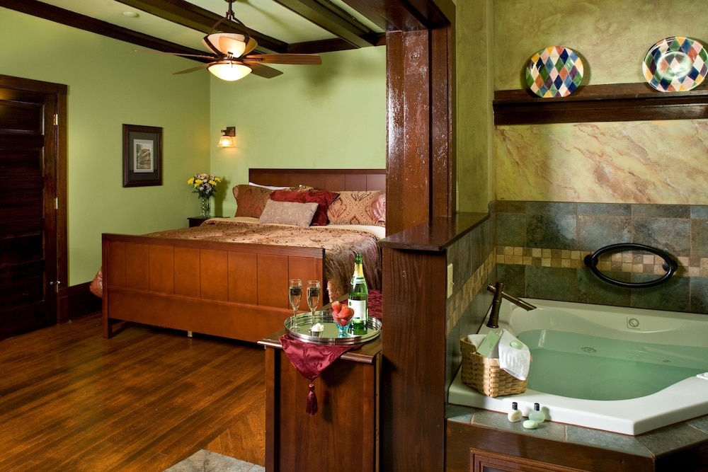 Image of Hilltop Manor Bed & Breakfast
