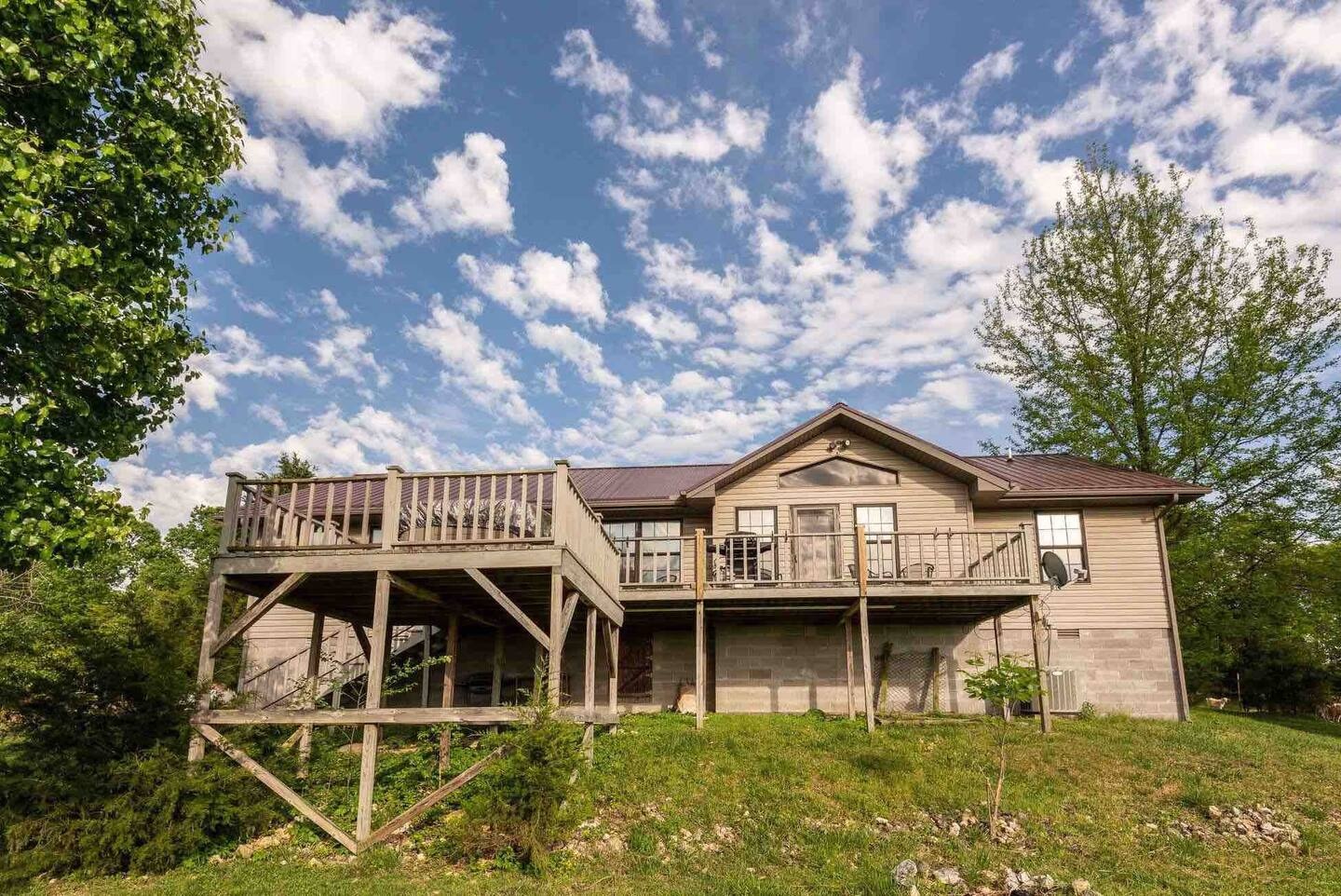 Image of Dogwood Hills Guest Farm