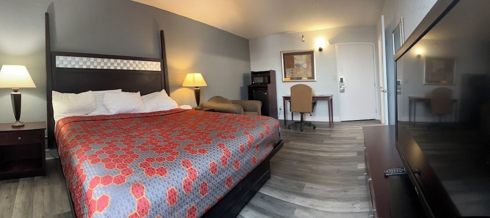 Image of Blueway Inn & Suites Roseville