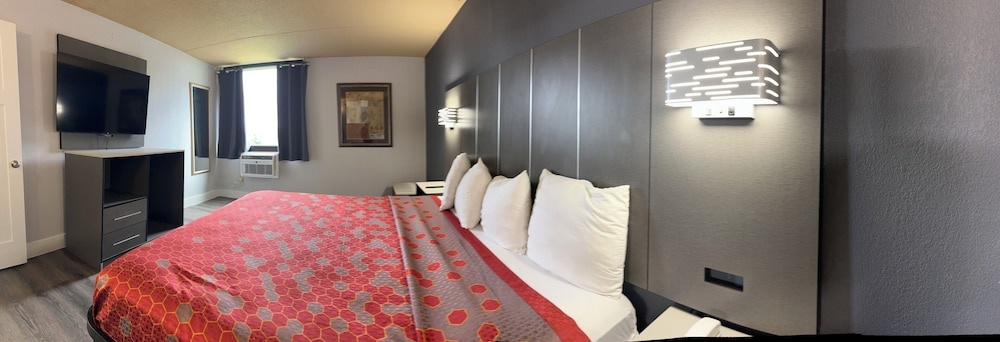 Image of Blueway Inn & Suites Roseville