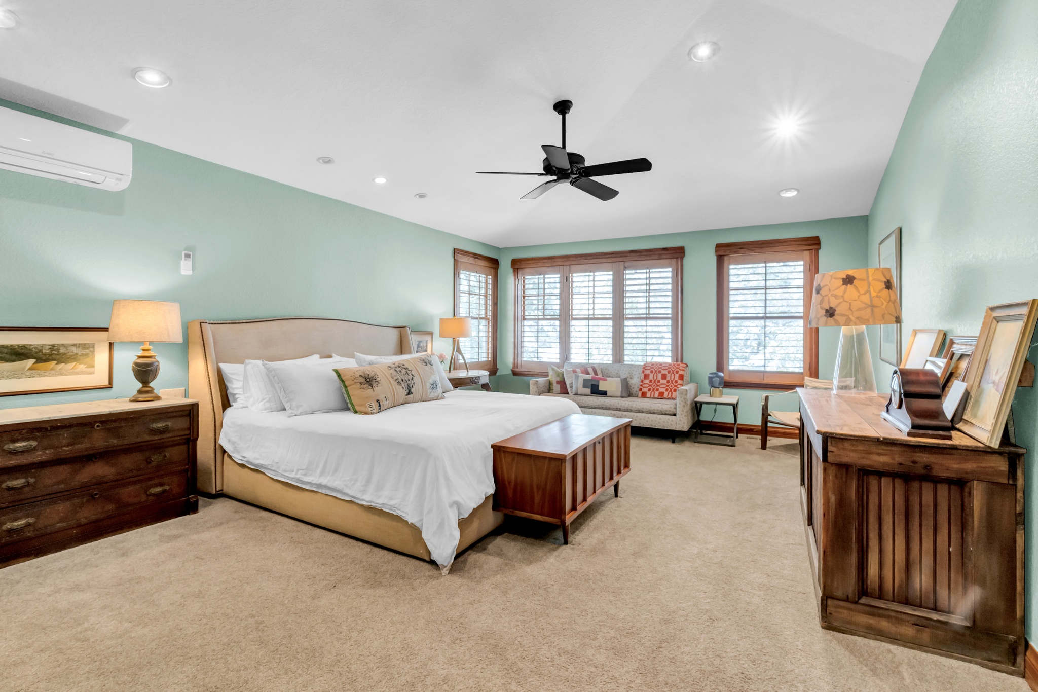 Image of Newlands Luxury: A Sun-Filled Sanctuary Near North Boulder Park