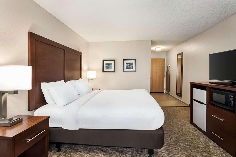 Image of Country Inn & Suites