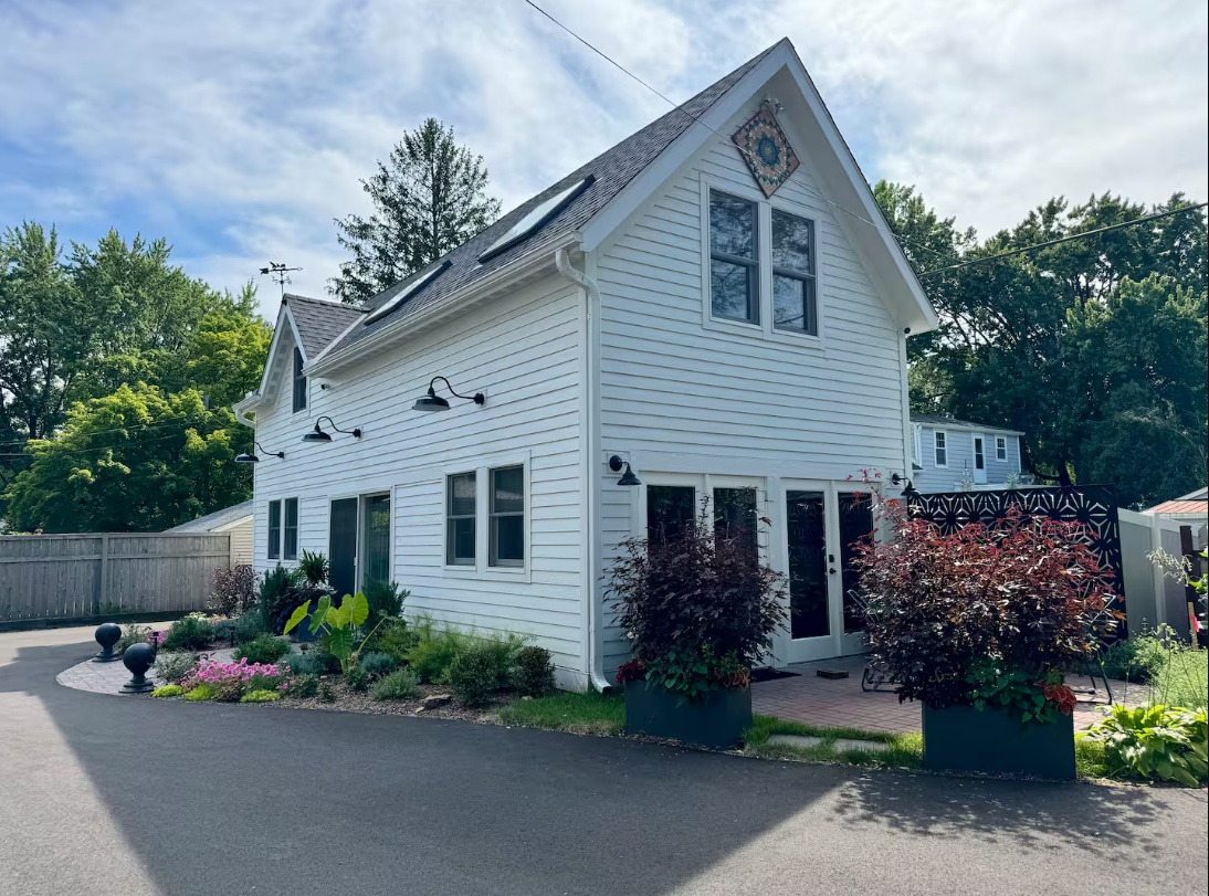Image of Charlsen South Hill Carriage House