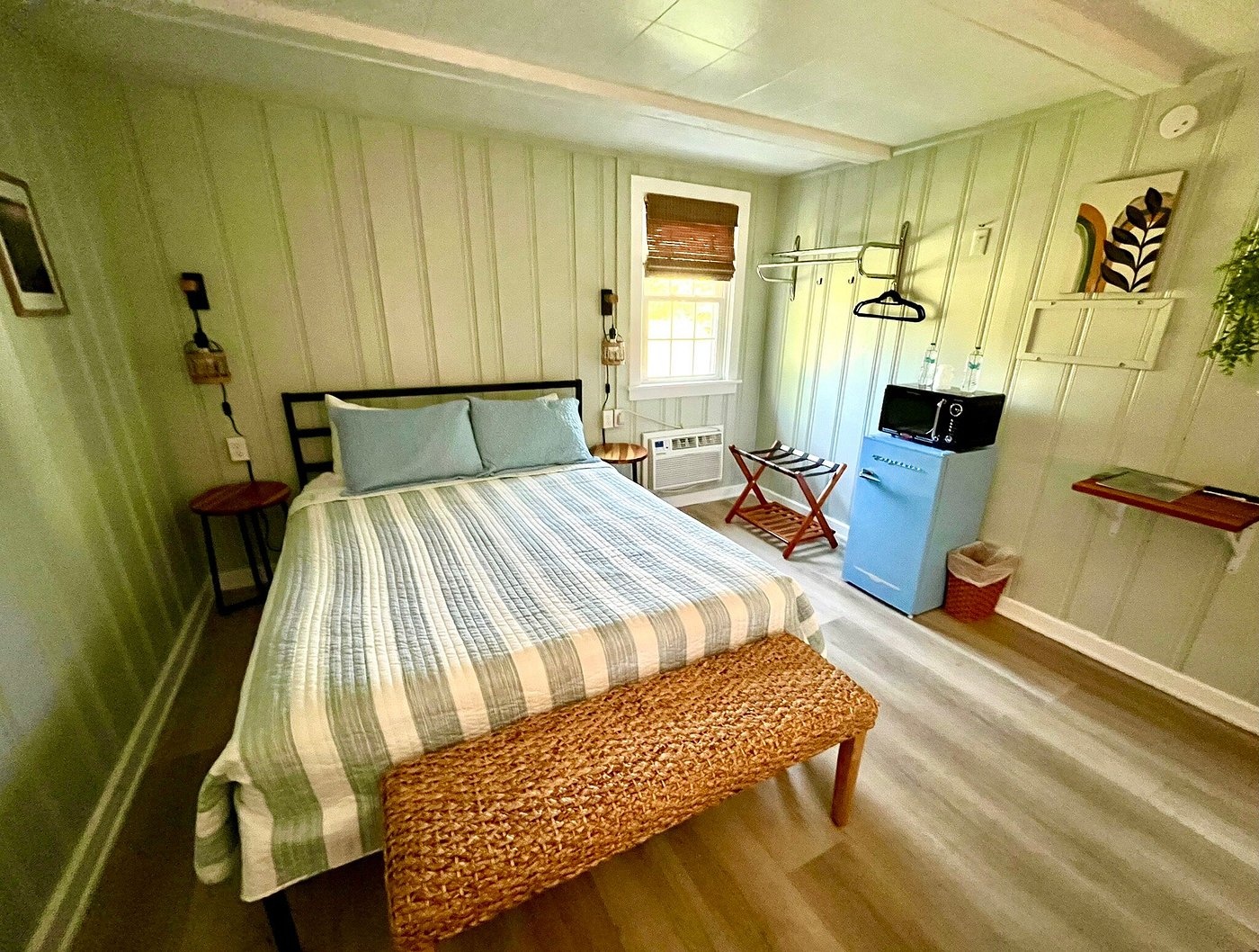Image of Pines Motel on Lake Erie