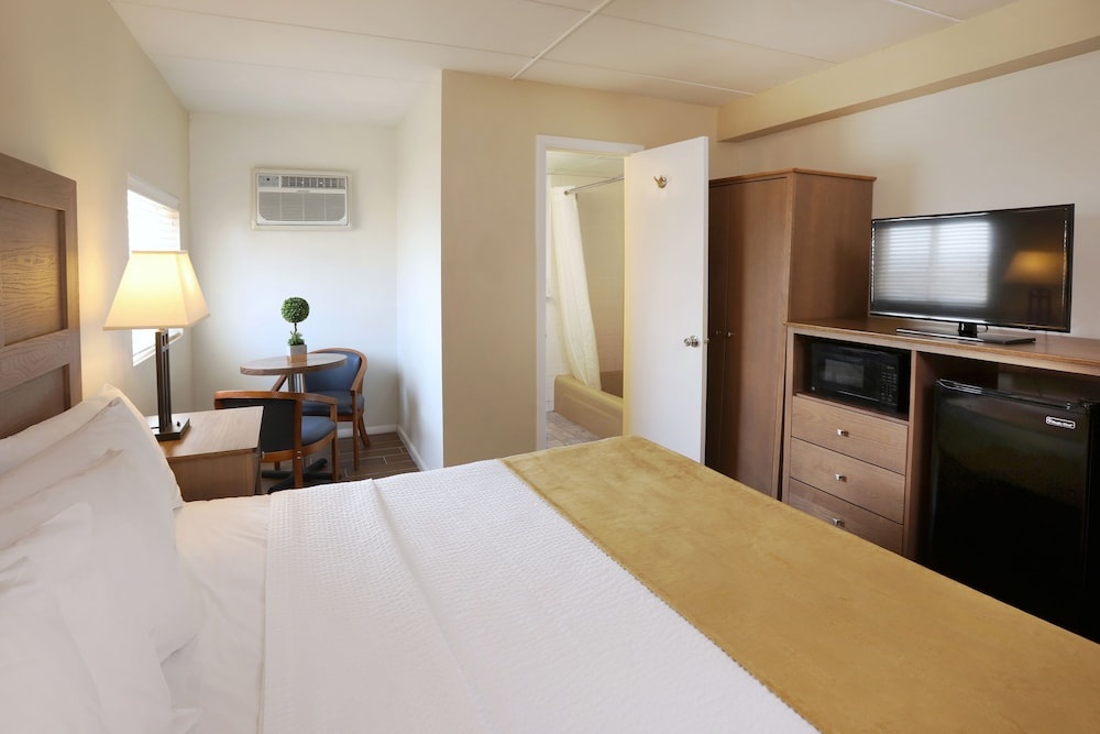 Image of Matador Oceanfront Resort