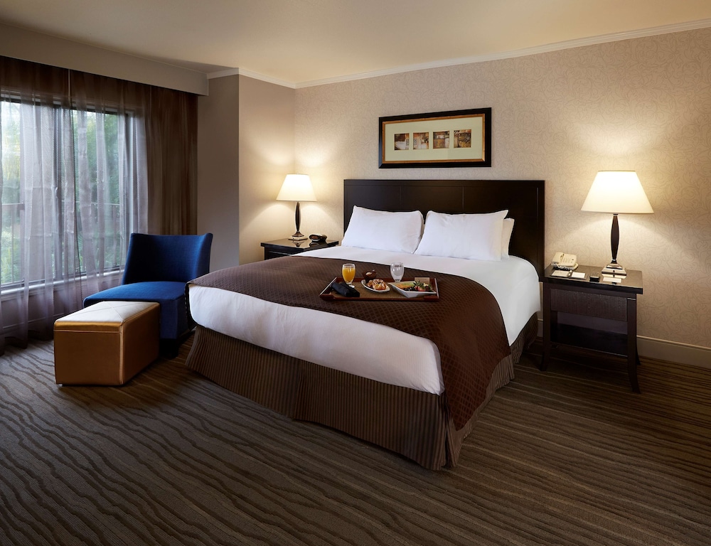 Image of DoubleTree by Hilton Claremont
