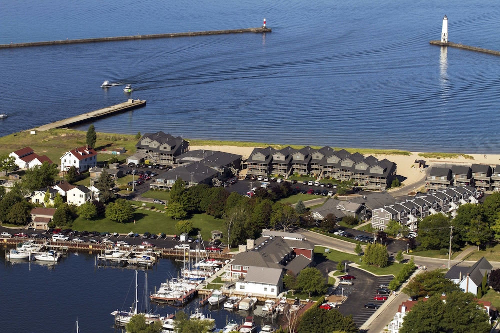 Image of Harbor Lights Resort