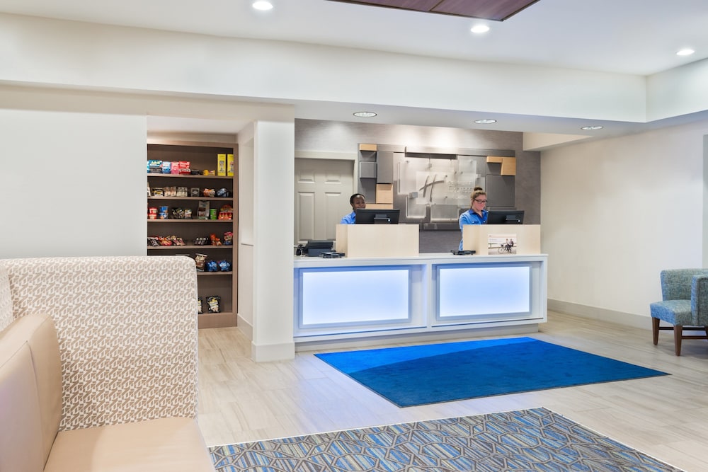 Image of Holiday Inn Express & Suites Columbus Airport East