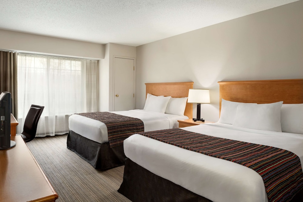 Image of Country Inn & Suites by Radisson, Columbus Airport, OH