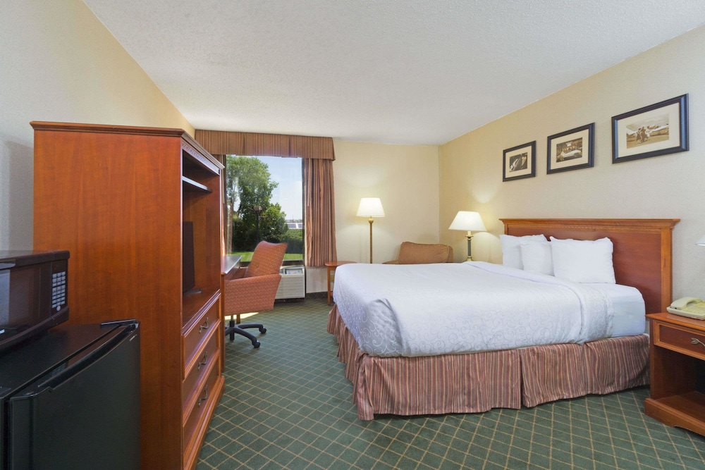 Image of Days Inn by Wyndham Columbus Airport