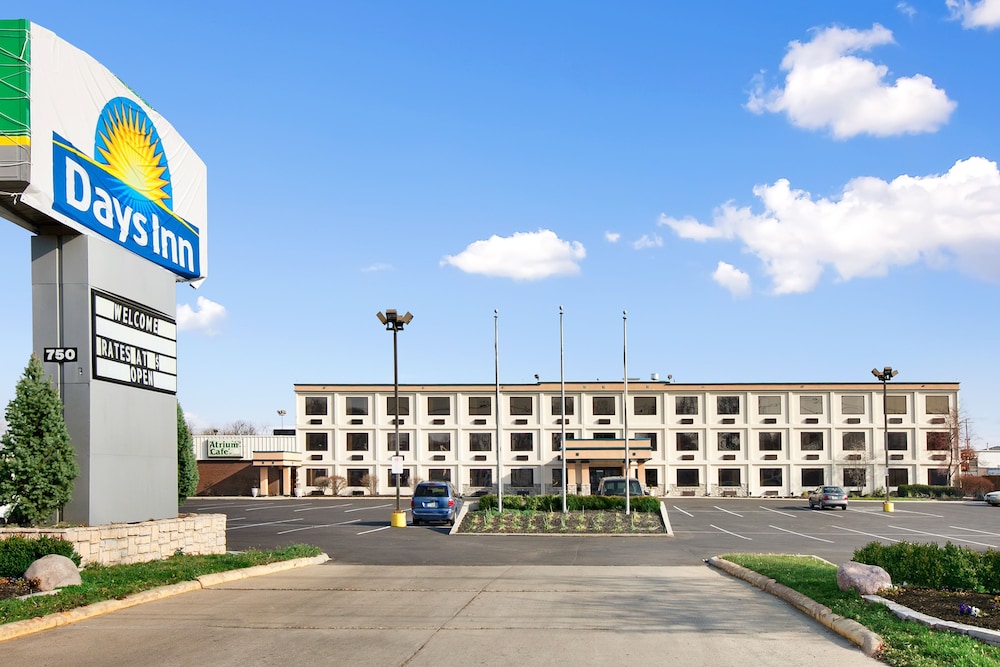 Image of Days Inn by Wyndham Columbus Airport