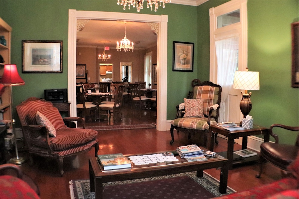 Image of 50 Lincoln Short North Bed and Breakfast