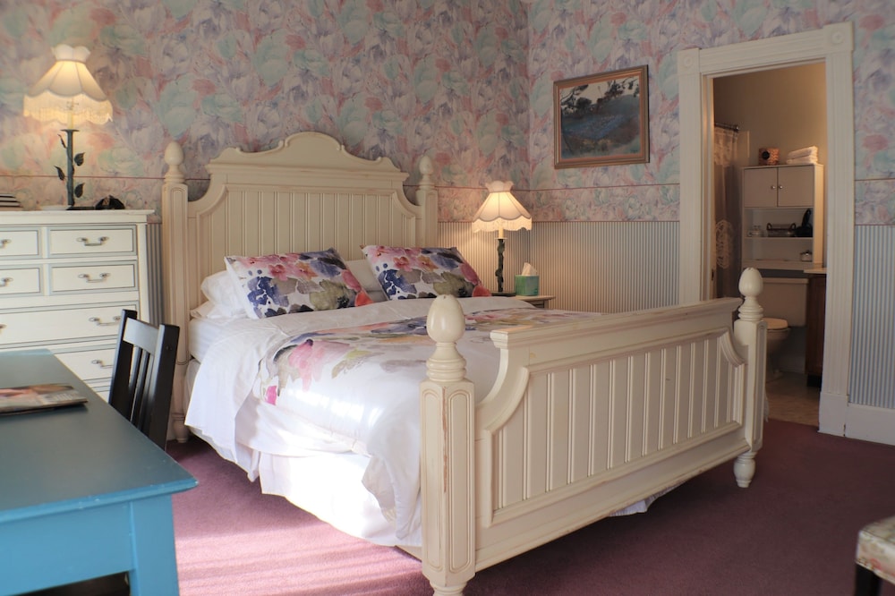 Image of 50 Lincoln Short North Bed and Breakfast