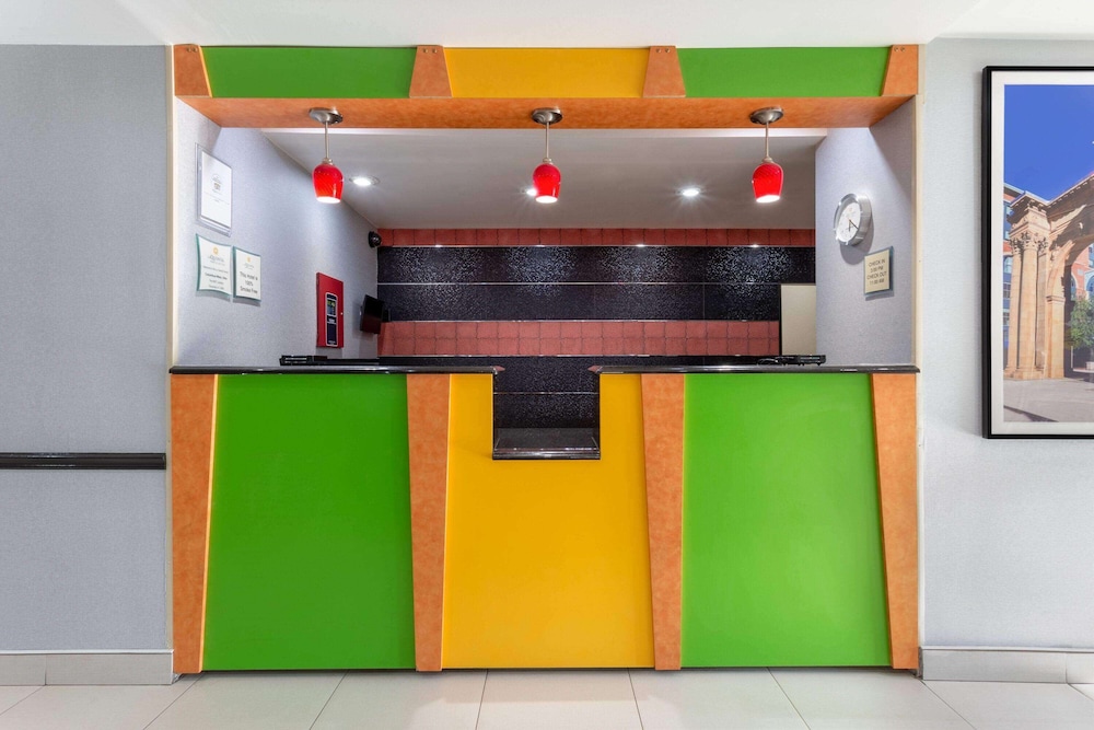 Image of La Quinta Inn & Suites by Wyndham Columbus West - Hilliard