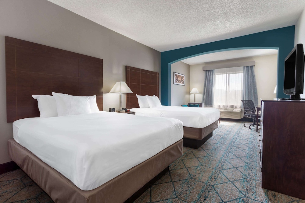 Image of La Quinta Inn & Suites by Wyndham Columbus West - Hilliard