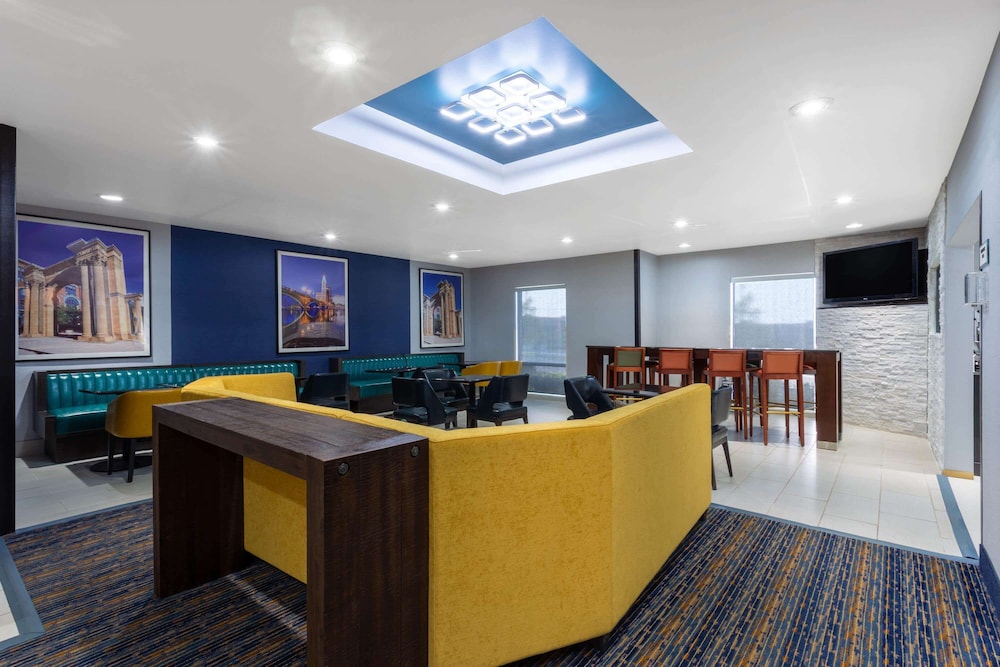 Image of La Quinta Inn & Suites by Wyndham Columbus West - Hilliard