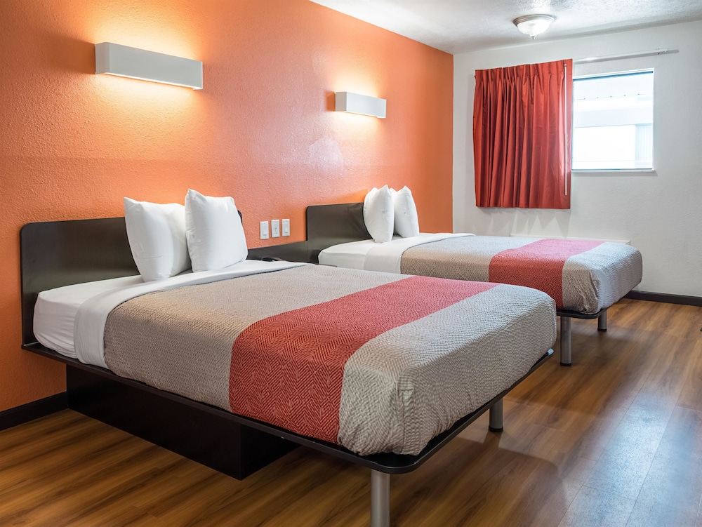 Image of Motel 6 Columbus, OH - OSU