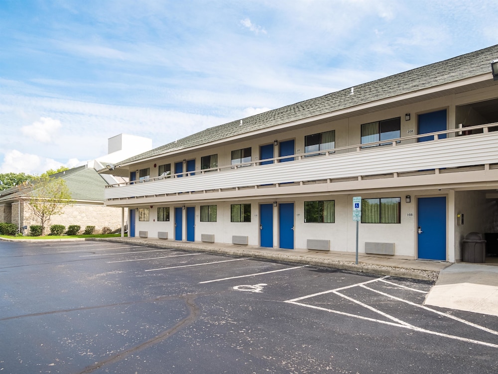 Image of Motel 6 Columbus, OH - OSU