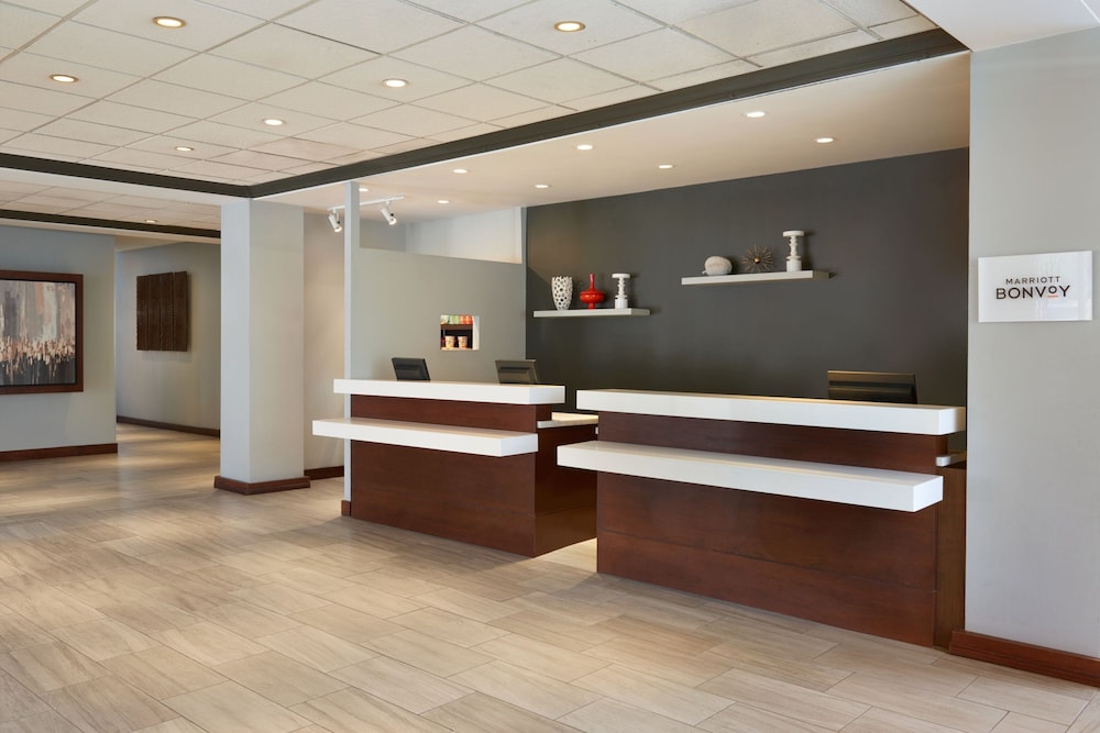 Image of Courtyard by Marriott Ottawa Downtown