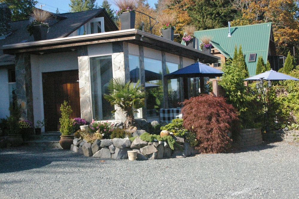 Image of Qualicum Breeze Beach Resort