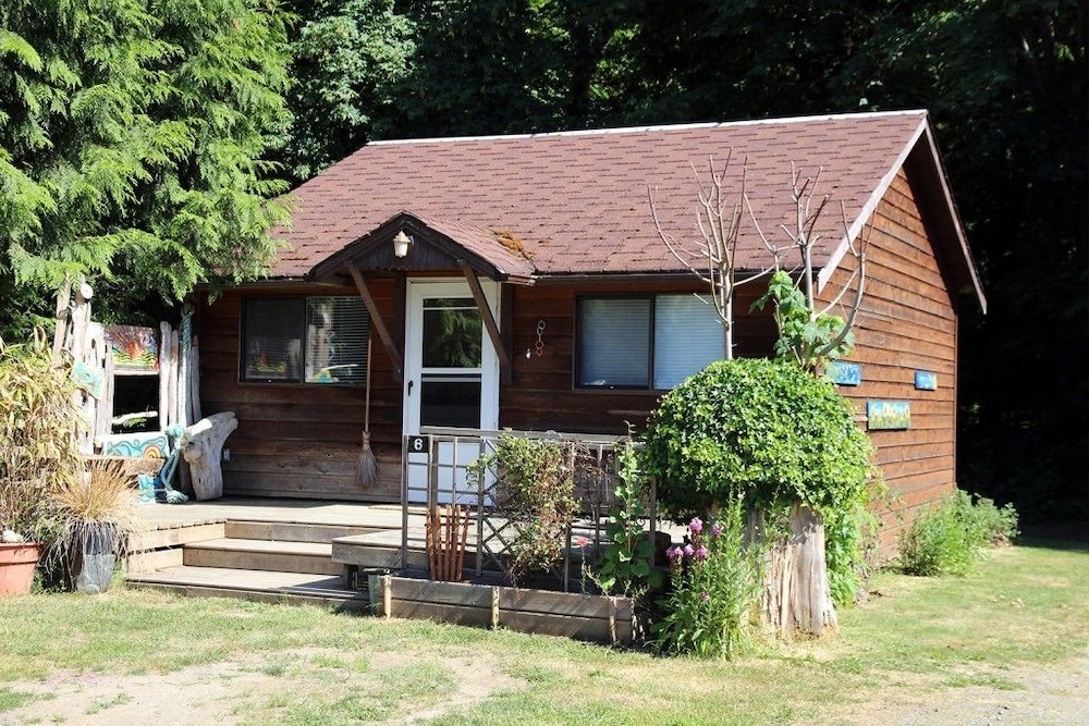 Image of Cedar Grove Motel and Cabins