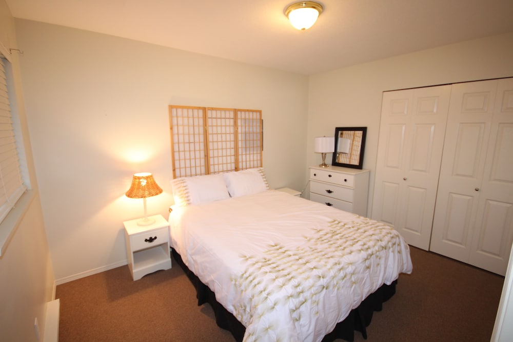 Image of Cedar Grove Motel and Cabins