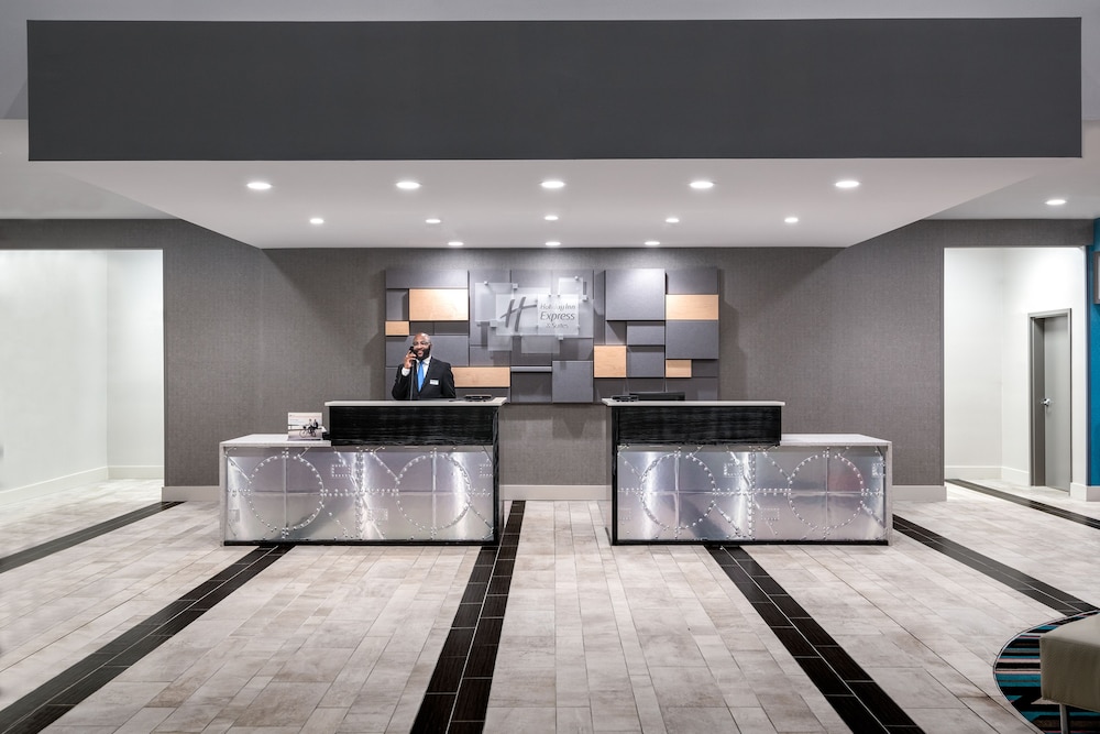 Image of Holiday Inn Express & Suites Charlotte Airport