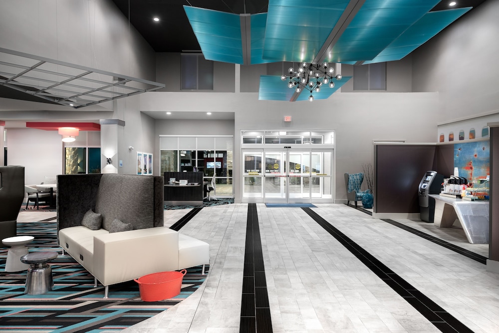 Image of Holiday Inn Express & Suites Charlotte Airport